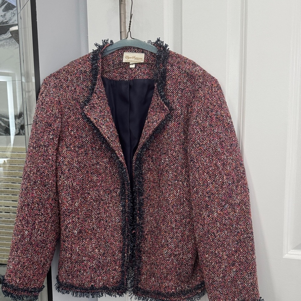 Elegant Tweed Blazer in Red and Black